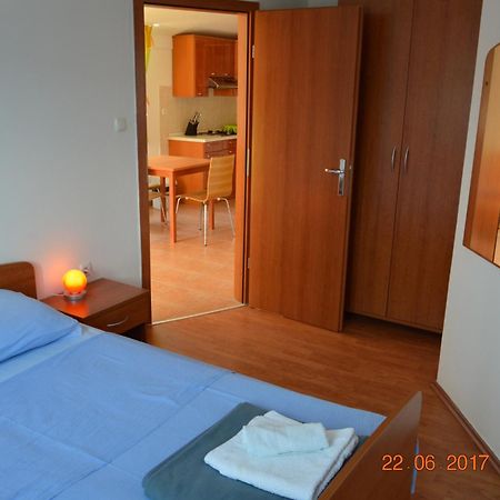 Apartments And Rooms By The Sea Jakisnica, Pag - 4160 Lun  Exterior photo