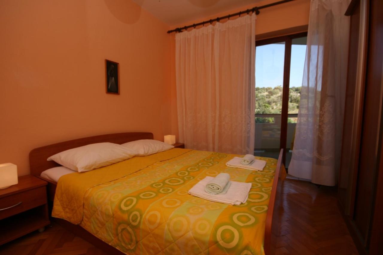 Apartments And Rooms By The Sea Jakisnica, Pag - 4160 Lun  Exterior photo