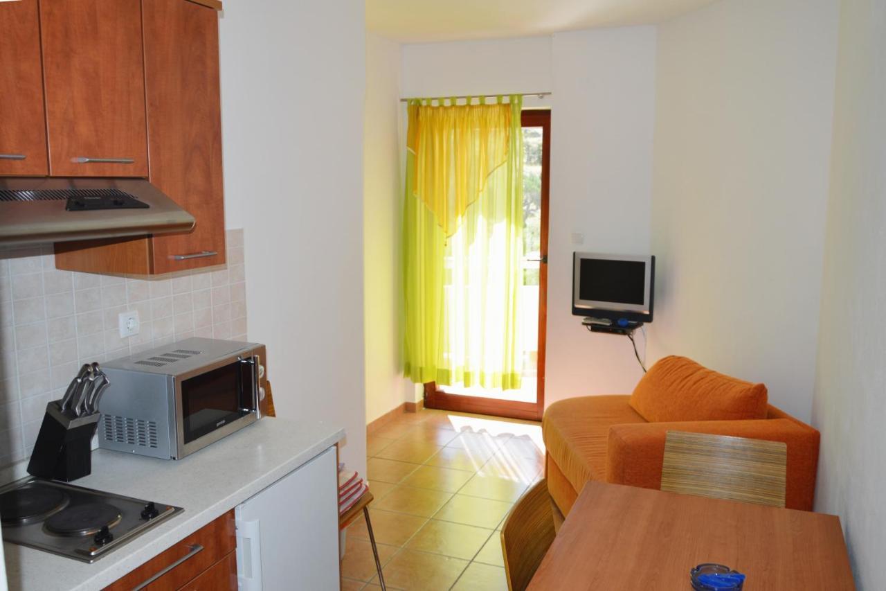 Apartments And Rooms By The Sea Jakisnica, Pag - 4160 Lun  Exterior photo