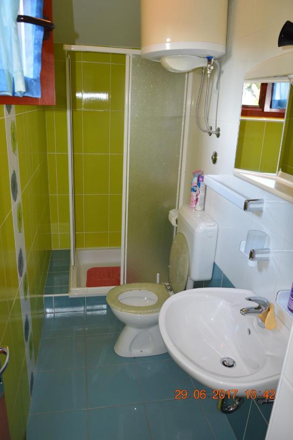 Apartments And Rooms By The Sea Jakisnica, Pag - 4160 Lun  Exterior photo