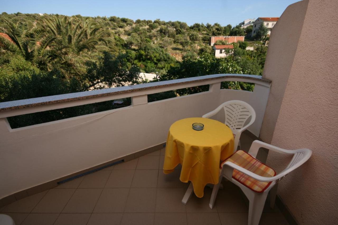 Apartments And Rooms By The Sea Jakisnica, Pag - 4160 Lun  Exterior photo