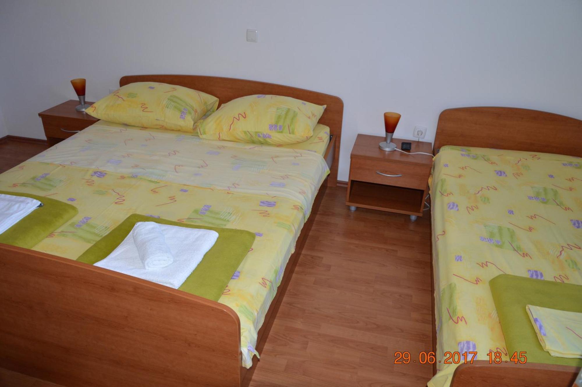 Apartments And Rooms By The Sea Jakisnica, Pag - 4160 Lun  Room photo